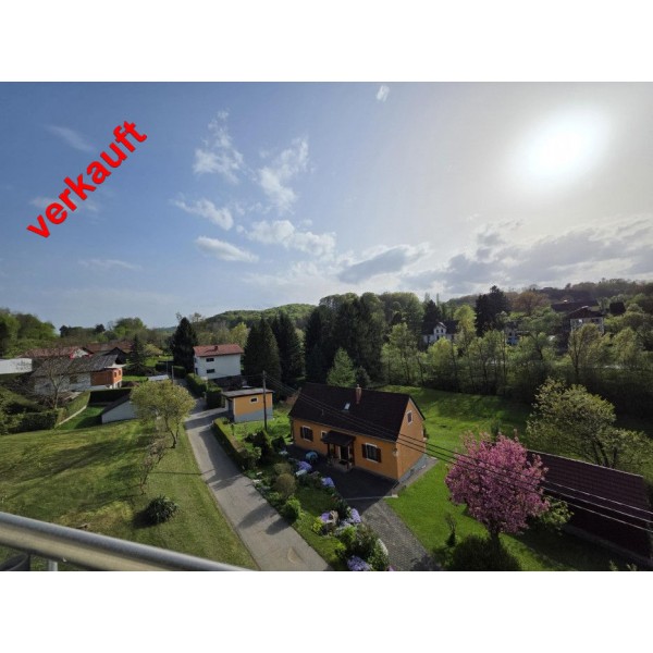 Gemütliche 2-Zimmer-Wohnung mit Westbalkon & Kaminofen Gemütliche 2-Zimmer-Wohnung mit Westbalkon & Kaminofen